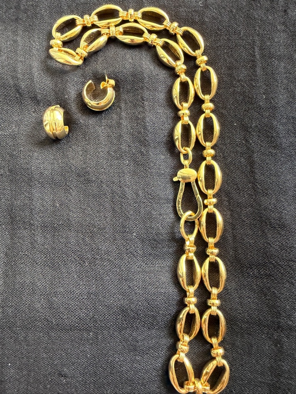 Boutique Gold Oval Link Necklace with Matching Hoop Earrings